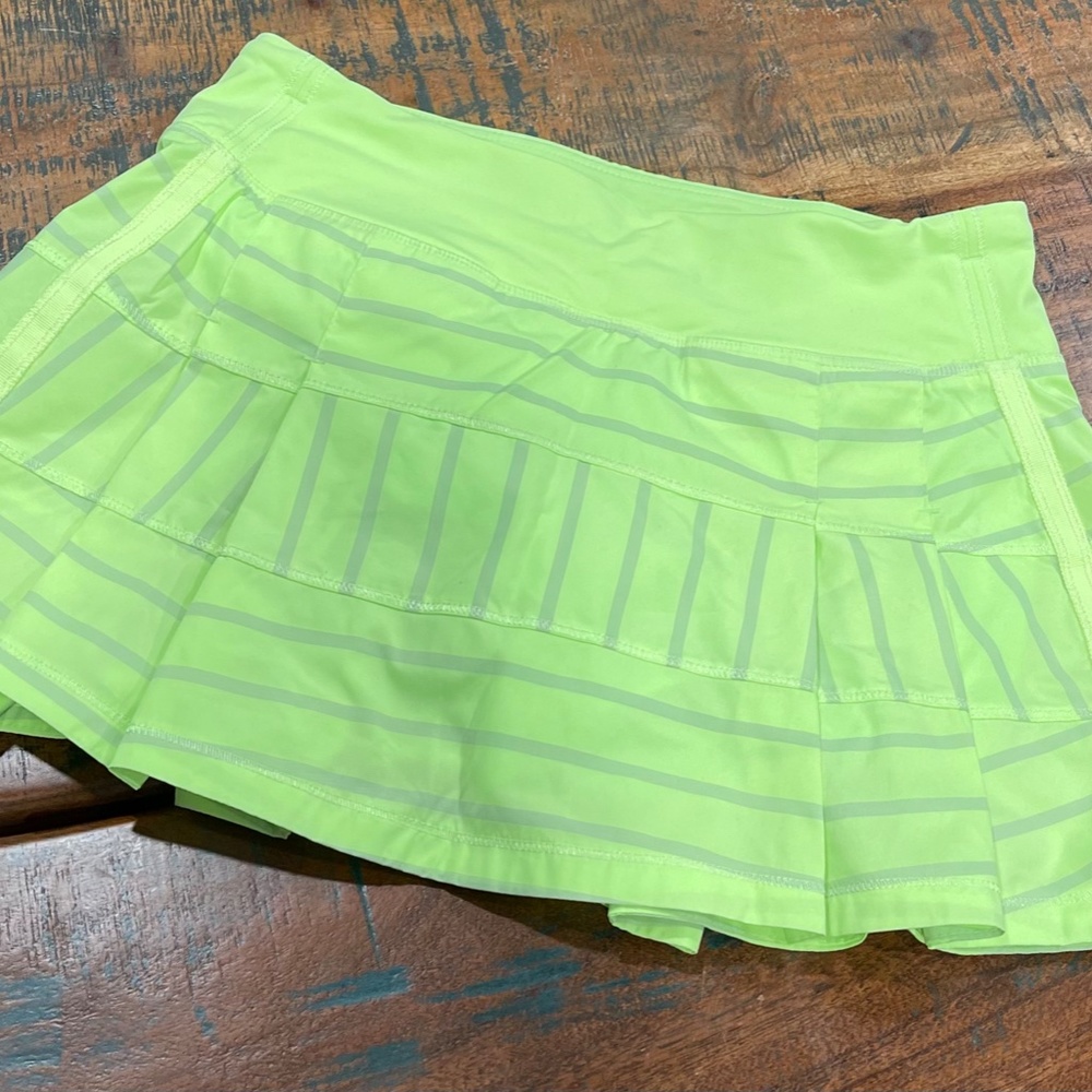 Lululemon Size 4 Reg skorts - Picture 5 of 9